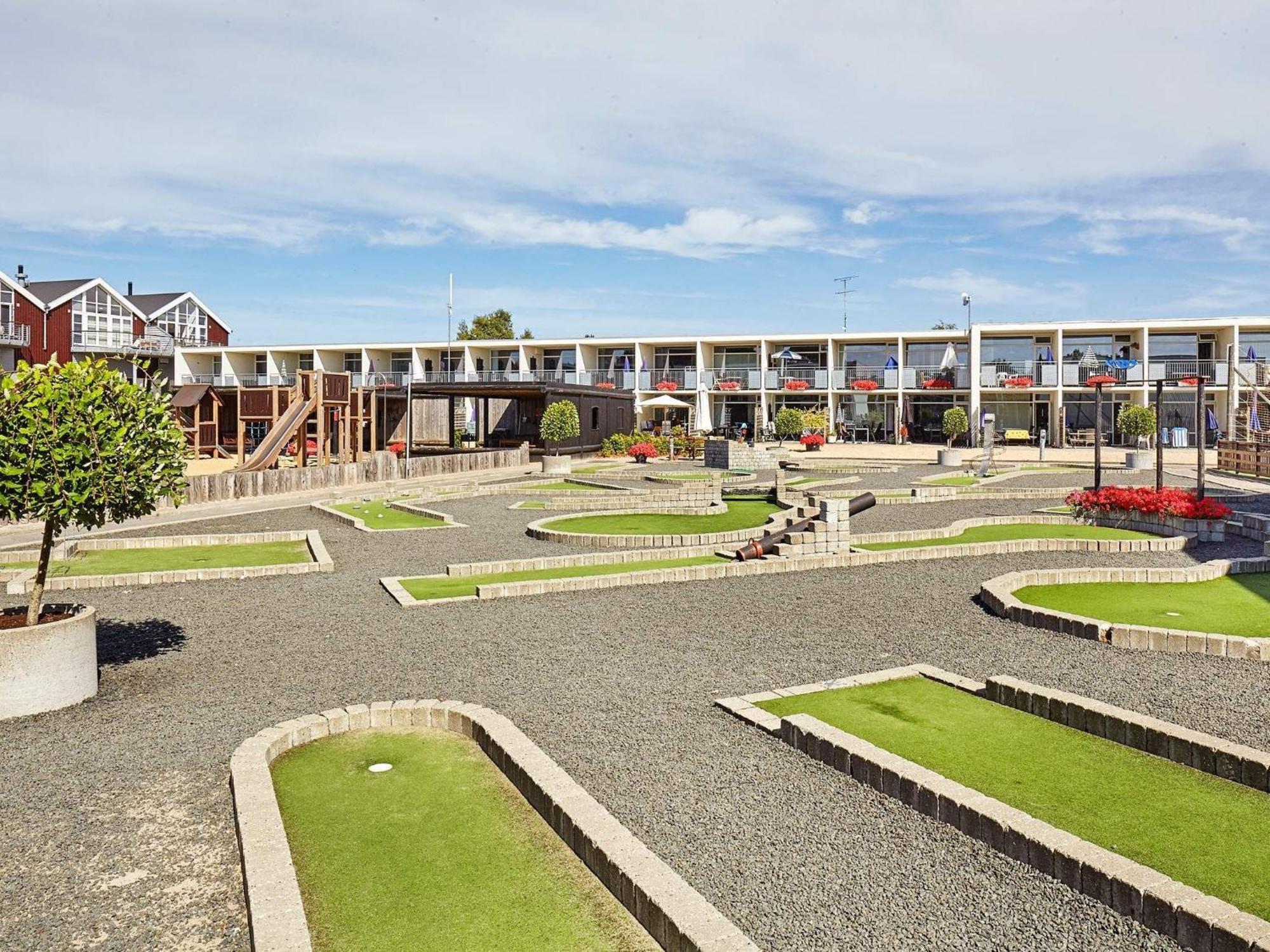 8 Person Holiday Home On A Holiday Park In Glesborg 외부 사진