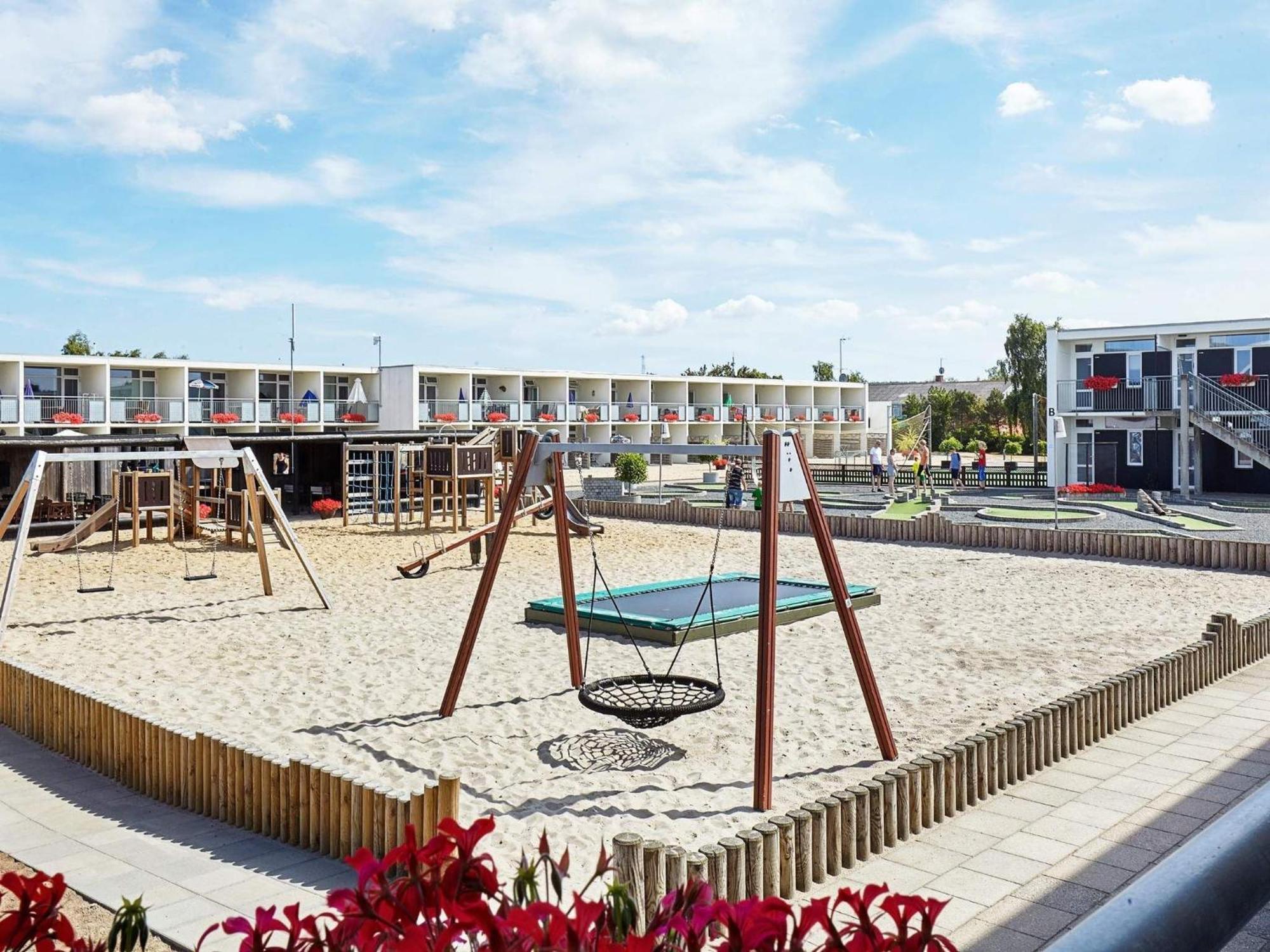 8 Person Holiday Home On A Holiday Park In Glesborg 외부 사진
